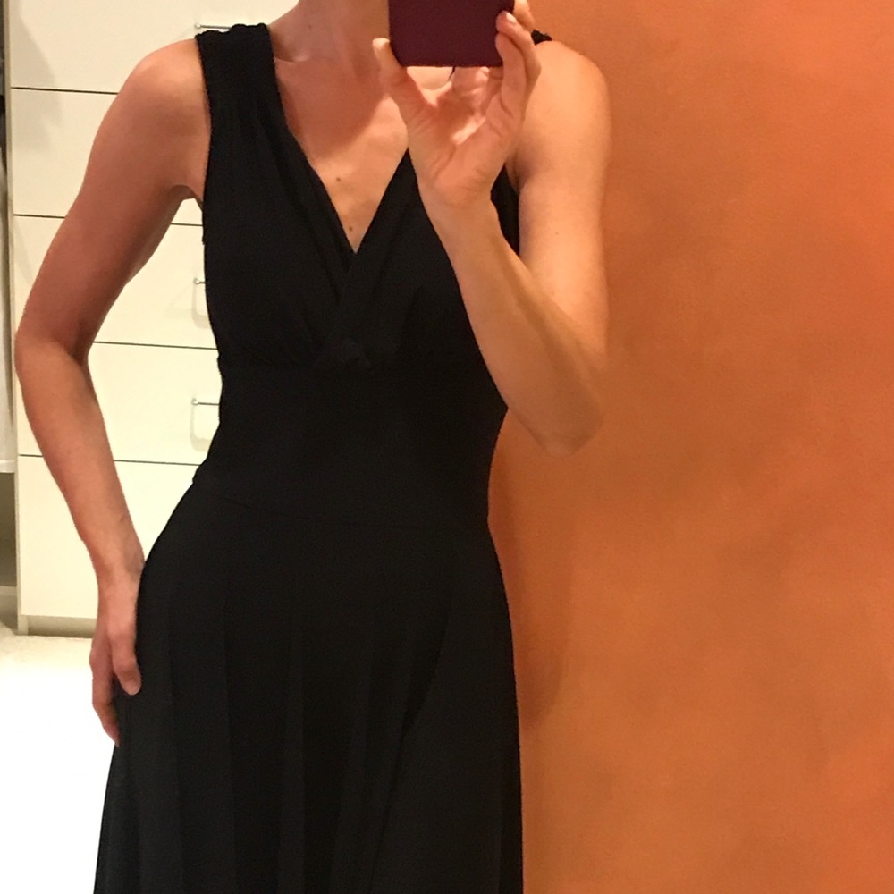 Norma Kamali sleeveless to the knee swing dress-Sm